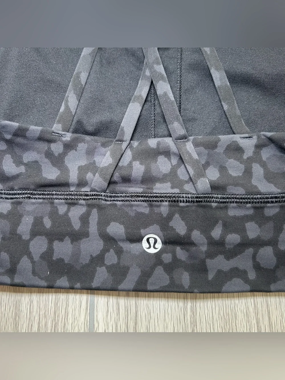 Lululemon Energy Sports Bra Long Like Womens’s 6 Formation Camo Deep Coal Multi